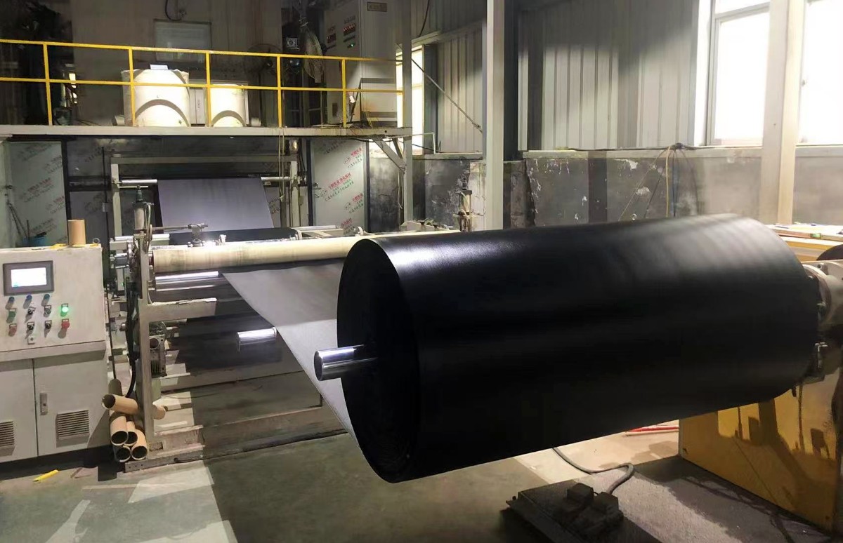 Extrusion line for PE foam production